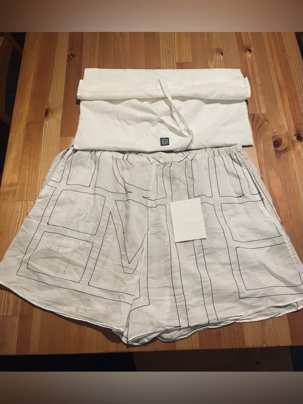 Toteme Monogram Cotton Shorts - Picture 4 of 8
